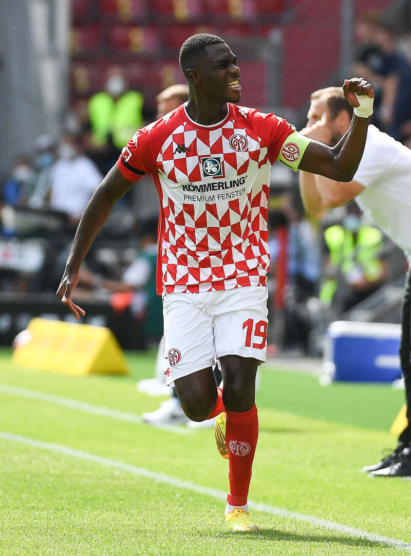 FB体育APP-柏林赫塔成功逆转，摆脱降级危机的简单介绍