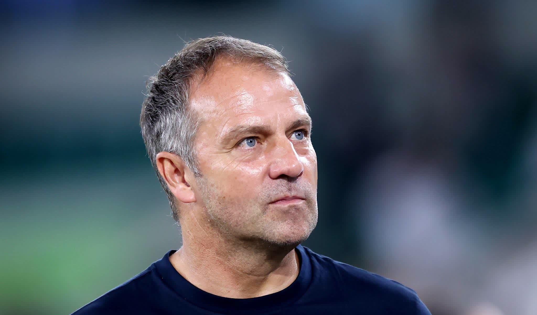 足球热潮席卷欧洲，球迷疯狂欢呼雀跃！的简单介绍