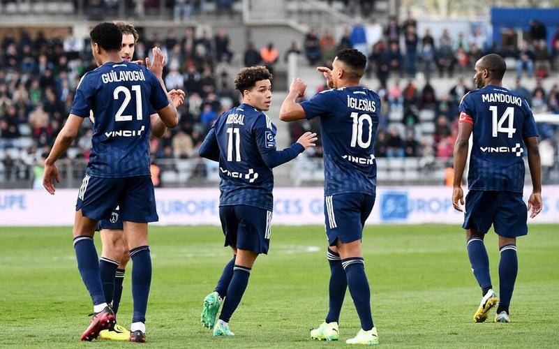 瓦尔迭主场胜出，稳固中游位置