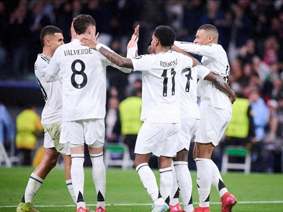 包含异军突起，实力球队闪耀欧冠赛场的词条