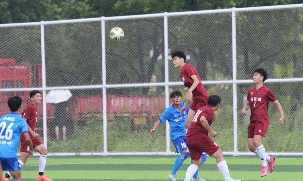 FB体育在线-关于紧张激战！球员们奋力拼搏，争取最终胜利的信息