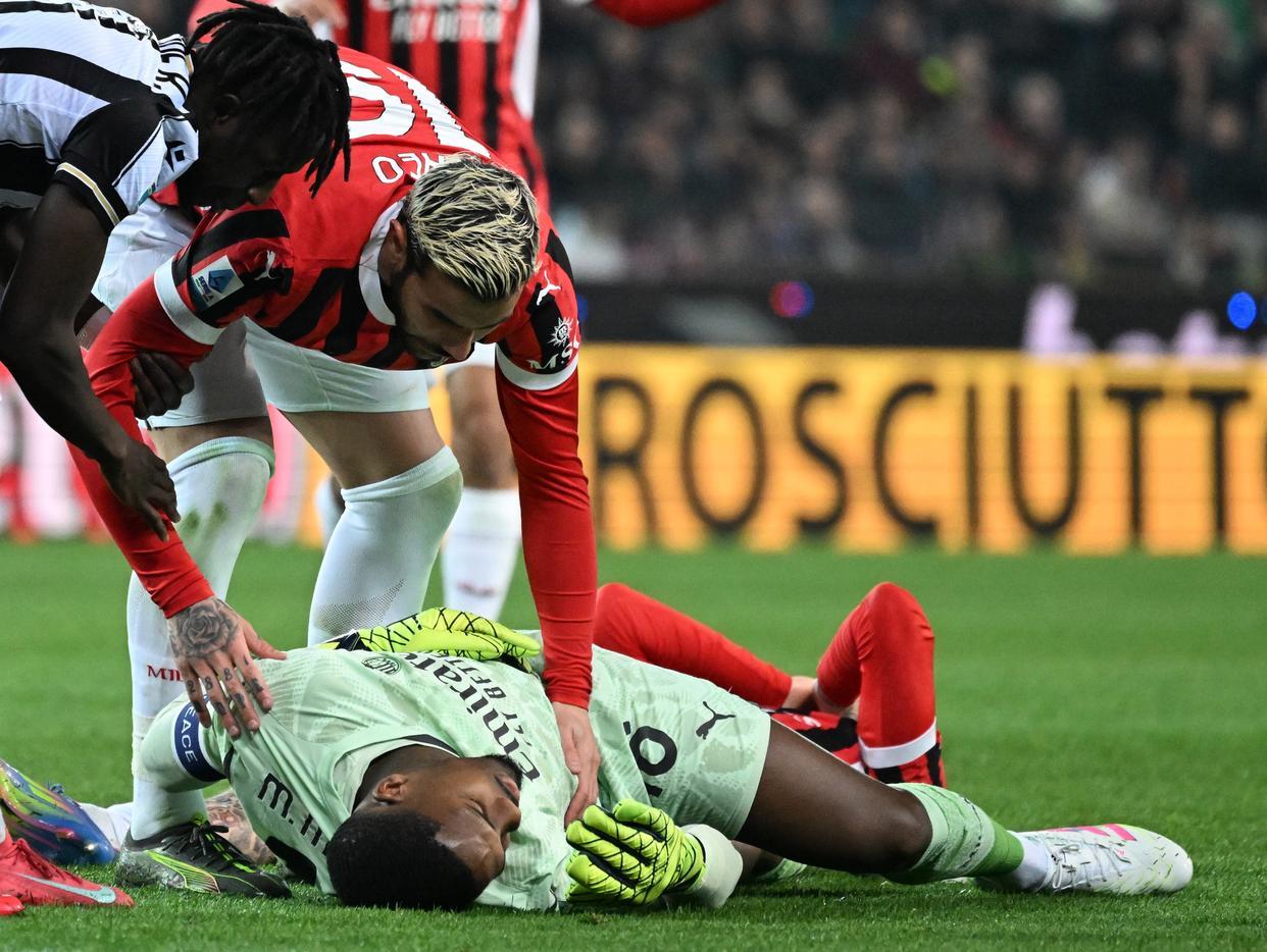 意甲大战！尤文图斯对阵AC米兰，激烈争夺联赛冠军！