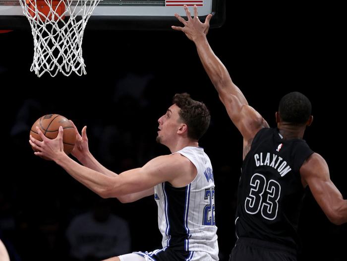 -篮网客场轻取活塞，继续领跑东部