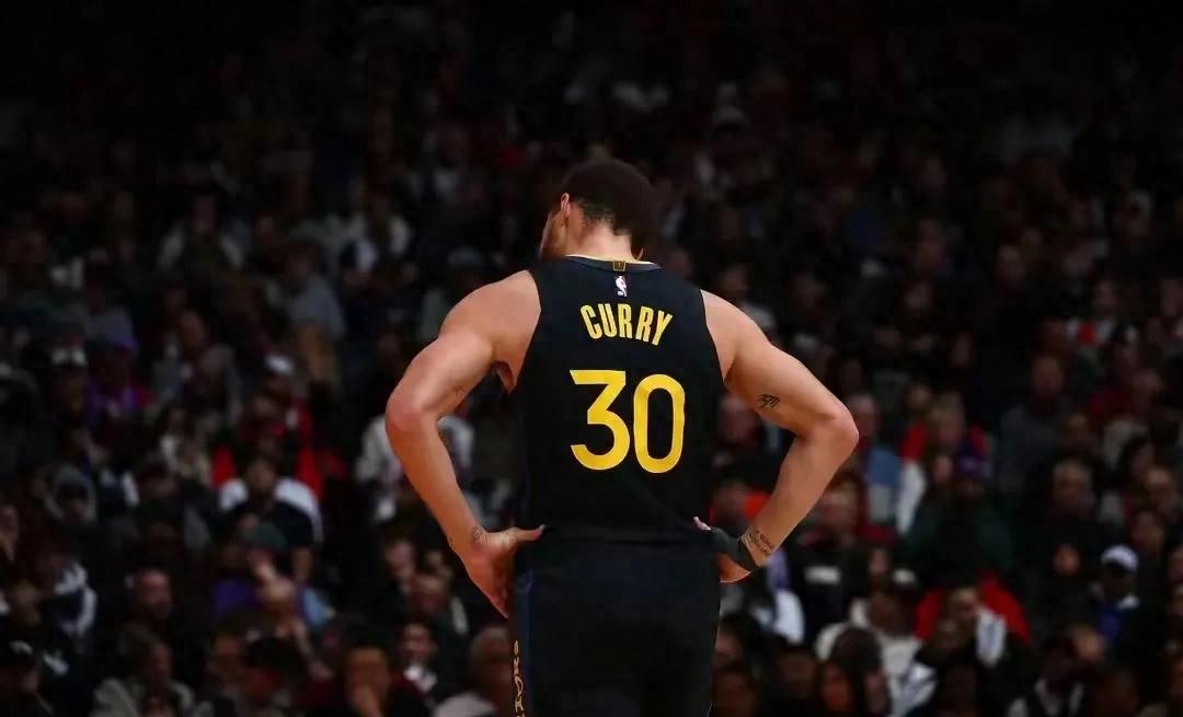 爵士主场大败勇士，遭遇溃败