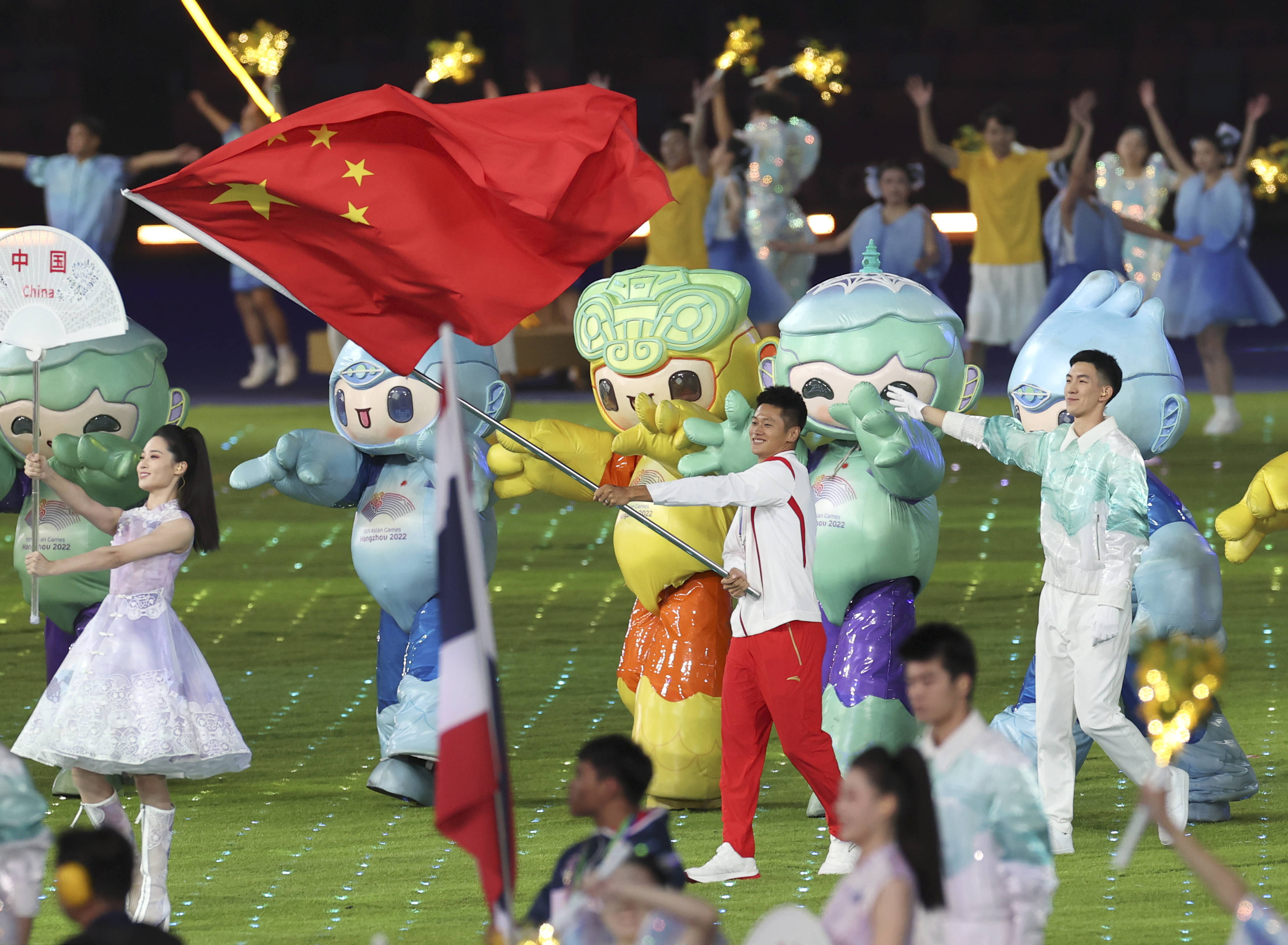 2022年亚运会在杭州举行，中国代表团抵达备战