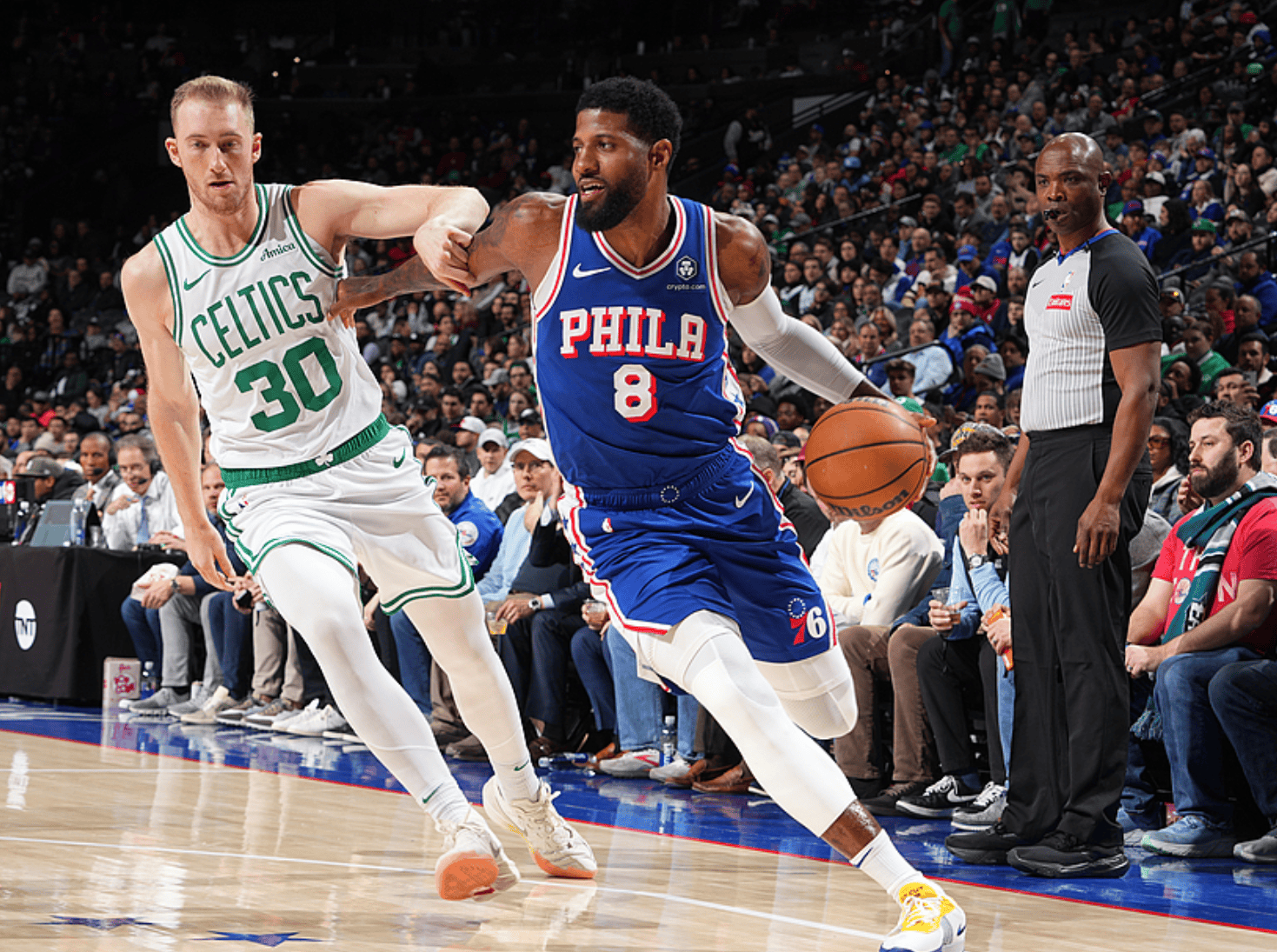 76人逆转凯尔特人,艾顿失误致败 76人逆转凯尔特人,艾顿失误致败